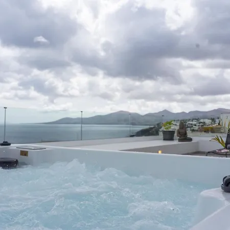 아파트 Luxury Penthouse Panoramic Ocean Views 2bedroom With Jacuzzi 티아즈