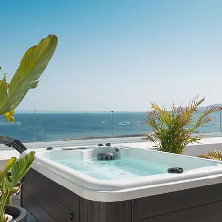 Luxury Penthouse Panoramic Ocean Views 2bedroom With Jacuzzi