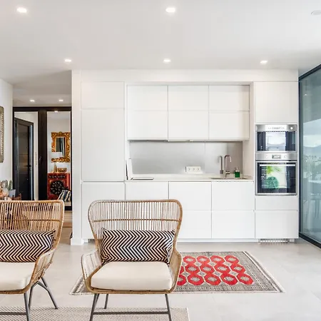 Luxury Penthouse Panoramic Ocean Views 2bedroom With Jacuzzi *