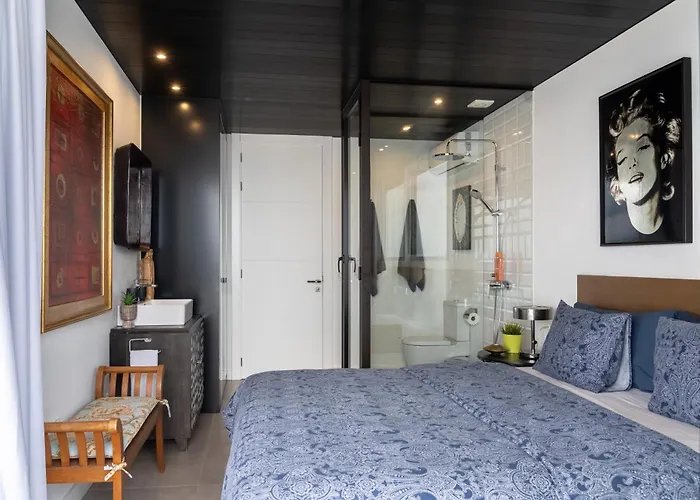 Luxury Penthouse Panoramic Ocean Views 2bedroom With Jacuzzi